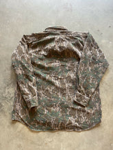 Load image into Gallery viewer, Vintage Mossy Oak Greenleaf Camo Chamois Shirt (L)