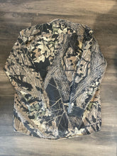 Load image into Gallery viewer, Vintage Mossy Oak Breakup Camo Button-Up Shirt (L)