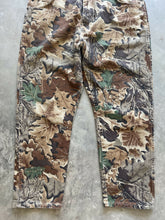 Load image into Gallery viewer, Vintage Wrangler Realtree Advantage Camo Denim Pants (XL)