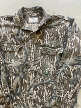 Load image into Gallery viewer, Vintage Mossy Oak Treestand Camo Chamois Shirt (L)