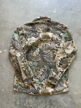 Load image into Gallery viewer, Vintage Realtree Advantage Camo Chamois Shirt (M)