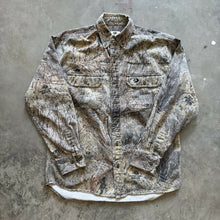 Load image into Gallery viewer, 2000’s Mossy Oak Brush Camo Button-Up Shirt (M)