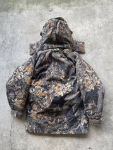 Load image into Gallery viewer, Vintage MossyOak Breakup Gen 1 Camo Two In One Columbia Jacket (M)