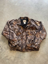 Load image into Gallery viewer, Vintage Woolrich Realtree Hardwoods Camo Jacket (L)