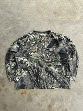Load image into Gallery viewer, Vintage Duxback Quarter-Button MossyOak Breakup Camo Shirt (L)