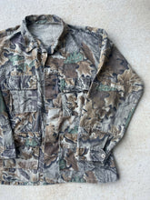 Load image into Gallery viewer, Vintage Realtree Advantage Camo 4-Pocket Shirt (L)