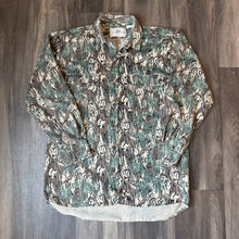 Load image into Gallery viewer, 1990’s Piney Woods Camo Button-Up Shirt (L)