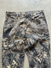 Load image into Gallery viewer, Vintage Wrangler Mossy Oak Breakup Camo Denim Pants (L)