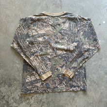Load image into Gallery viewer, Vintage Realtree Camo Shirt (M)