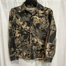 Load image into Gallery viewer, Vintage Mossy Oak Breakup Button Up Shirt youth size