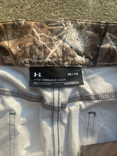 Load image into Gallery viewer, Under Armor Realtree Edge Camo Pants (36”/34”)
