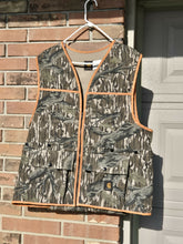 Load image into Gallery viewer, RARE Carhartt MossyOak Turkey Vest