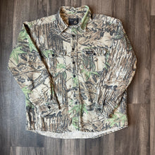 Load image into Gallery viewer, 1990’s Rattlers Brand Realtree Camo Chamois Shirt (L)