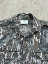 Load image into Gallery viewer, Vintage Mossy Oak Treestand Camo Button Up (M)