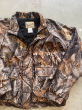 Load image into Gallery viewer, Vintage Woolrich Realtree Hardwoods Camo Jacket (L)