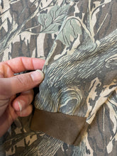 Load image into Gallery viewer, Vintage Mossy Oak Treestand Camo Long Sleeve Shirt (M)