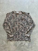 Load image into Gallery viewer, Vintage Mossy Oak Treestand Camo Long Sleeve Shirt (M)