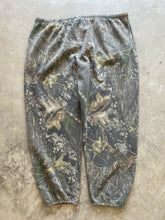 Load image into Gallery viewer, Vintage Mossy Oak Breakup Camo Sweatpants (3XL)