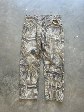 Load image into Gallery viewer, Vintage Realtree Wetlands Advantage Camo Denim Pants (L)