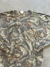 Load image into Gallery viewer, Vintage Realtree Advantage Timber Camo Henley Shirt (XL)
