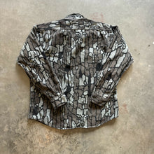 Load image into Gallery viewer, Vintage Trebark Camo Chamois Shirt (L)