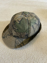 Load image into Gallery viewer, Vintage Realtree Camo Hat