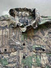 Load image into Gallery viewer, Vintage Realtree Camo Chamois Shirt (M)