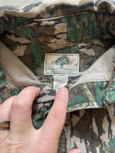 Load image into Gallery viewer, Vintage Mossy Oak Greenleaf Camo Chamois Shirt (L)
