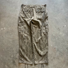 Load image into Gallery viewer, 2000’s Mossy Oak Bottomland Camo Adjustable Waist Pants (L)