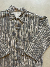 Load image into Gallery viewer, Vintage Realtree Camo 3-Pocket Jacket (XL)