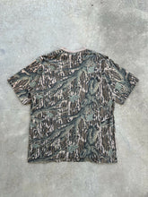 Load image into Gallery viewer, Vintage MossyOak Treestand Camo Pocket T (L)