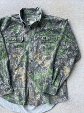 Load image into Gallery viewer, Mossy Oak Obsession Camo Chamois Shirt (L)