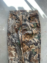 Load image into Gallery viewer, 1990’s Wrangler Realtree Advantage Camo Denim Pants (M)
