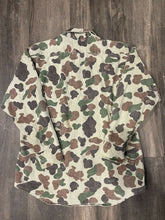 Load image into Gallery viewer, Vintage Duxbak Duck Camo Chamois Shirt (M)
