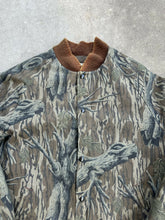 Load image into Gallery viewer, Vintage Mossy Oak Treestand Insulated Bomber Jacket (L)