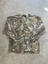 Load image into Gallery viewer, Vintage Realtree Advantage Timber Camo Henley Shirt (XL)