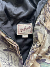 Load image into Gallery viewer, Vintage Woolrich Realtree Advantage Camo Jacket (L)