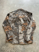 Load image into Gallery viewer, Vintage Realtree Extra Brown Camo Chamois Shirt (M)