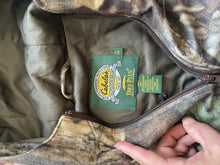 Load image into Gallery viewer, Vintage Cabela’s Realtree Advantage Timber Camo Jacket (M)