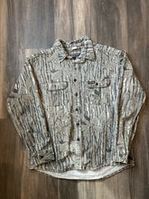Load image into Gallery viewer, 1990’s Rattlers Brand Realtree Camo Chamois Shirt (M/L)