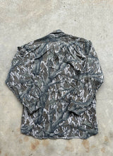 Load image into Gallery viewer, Vintage Mossy Oak Treestand Camo Button Up (M)