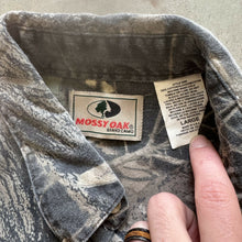 Load image into Gallery viewer, Vintage Mossy Oak Breakup Camo Short Sleeve Button-Up Shirt (L)