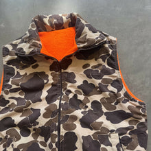 Load image into Gallery viewer, Vintage Duck Camo Reversible Vest (L)
