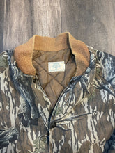 Load image into Gallery viewer, 1990’s Mossy Oak Treestand Camo Denim Insulated Jacket (L)