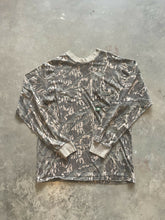 Load image into Gallery viewer, Vintage Mossy Oak Treestand Camo Long Sleeve Shirt (L)