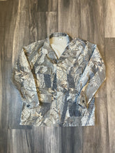 Load image into Gallery viewer, 1990’s Realtree Hardwoods Camo Shacket (XL)