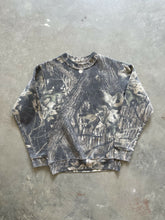 Load image into Gallery viewer, Vintage Mossy Oak Breakup Camo Crewneck (Y)