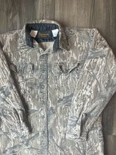 Load image into Gallery viewer, Vintage Browning Mossy Oak Treestand Camo Chamois Shirt (L)