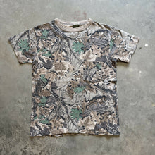 Load image into Gallery viewer, Vintage Distressed Realtree Advantage Camo Shirt (S)