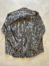 Load image into Gallery viewer, Vintage Trebark Camo Chamois Shirt (L)